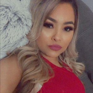 Meet your Posher, Dinorah